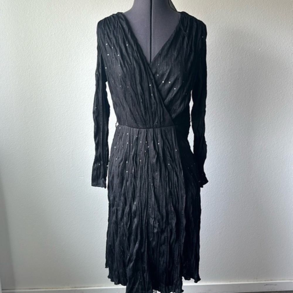 NWT Adriana Papell dress size 6 black stretch, long sleeve V-neck sequin trimmed